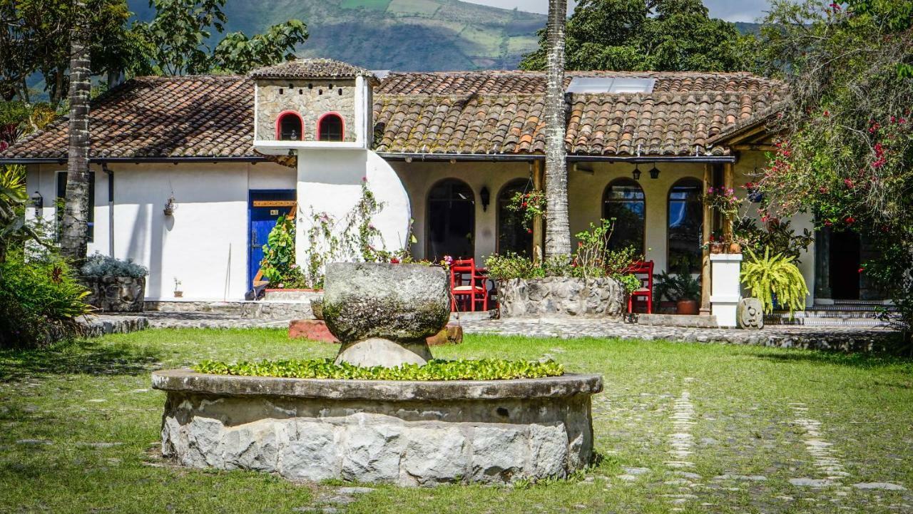 Hosteria Museart Pantavi Tumbabiro Bagian luar foto